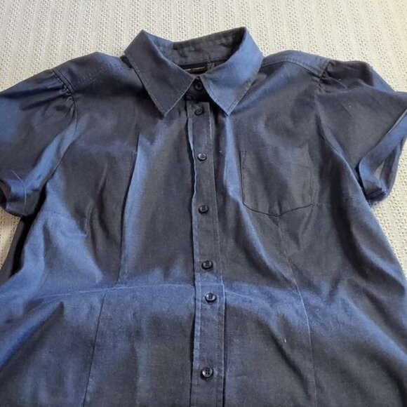 New York & Company Vintage Stretch Sz L Blue Jean Button Down Blouse with Pocket - Picture 7 of 9